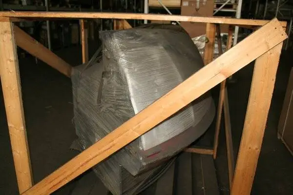 EPTA S.p.A. Витрина холодильная модели ROSSINI CCE90 UBC (MUSNSO9) красн.