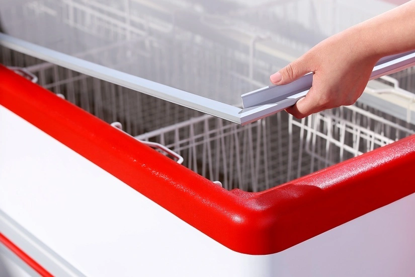 Ларь-бонета модель "Bonvini BF" 2500 L со съемными створками, красн.