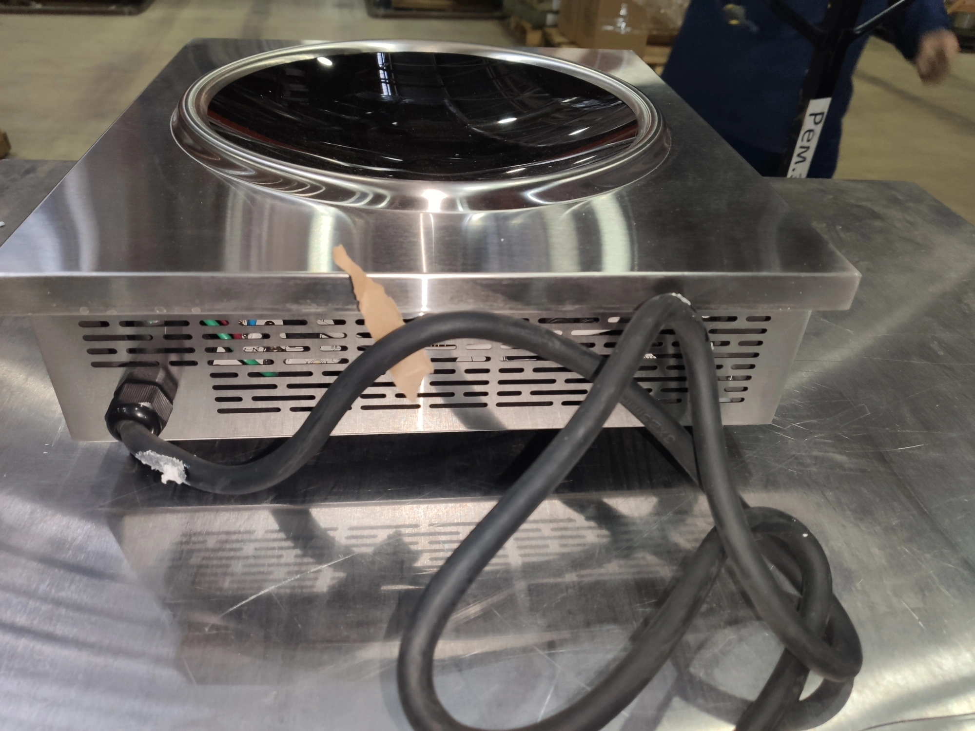 S01_Плита индукционная т.м. EKSI, модель Q6 (Wok)