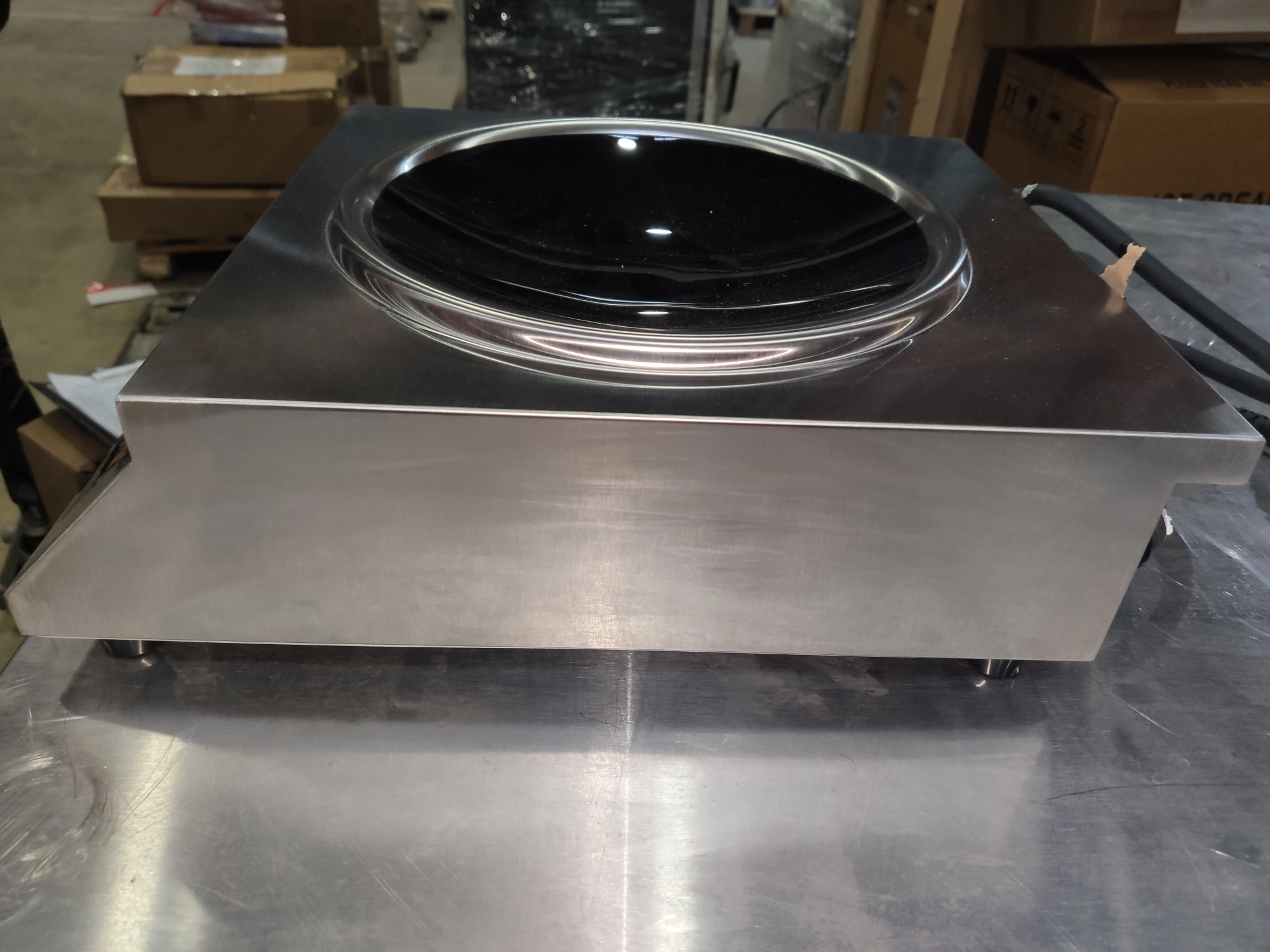 S01_Плита индукционная т.м. EKSI, модель Q6 (Wok)